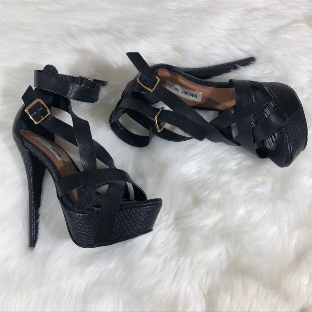 Heels ๐ - Picture 2 of 5